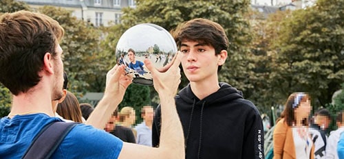 Аппараты «ORB» наносят лазерное начертание. «WORLD ID: 666» Аппараты «ORB» наносят лазерное начертание
